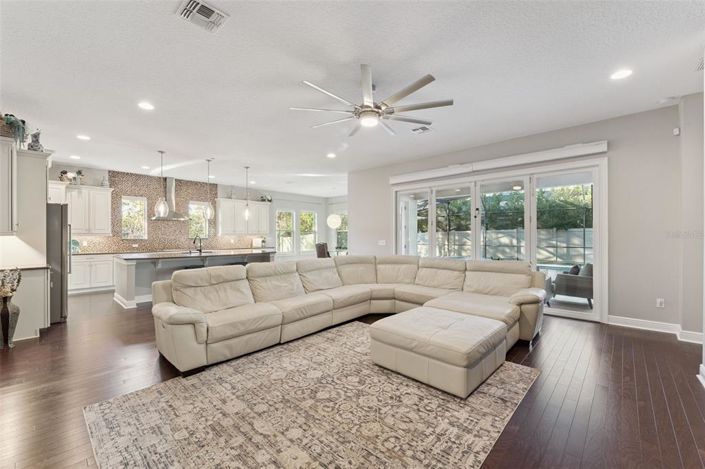 Image No.7-6 Bed Property for sale