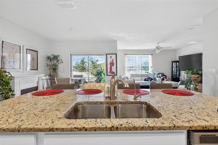 Image No.5-Propriété de 4 chambres à vendre à Haines City