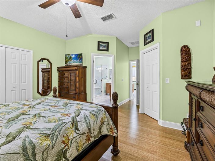 Image No.28-4 Bed Property for sale