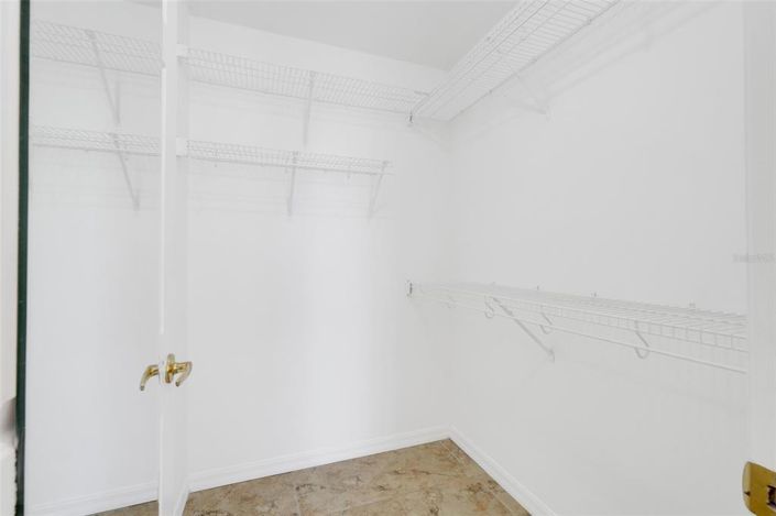 Image No.25-3 Bed Property for sale