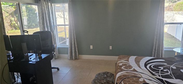 Image No.10-3 Bed Property for sale