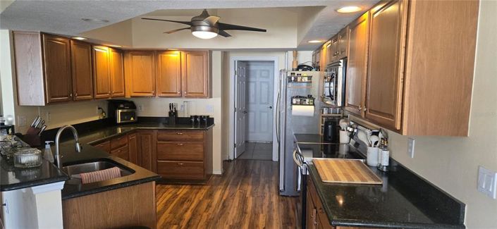 Image No.8-3 Bed Property for sale