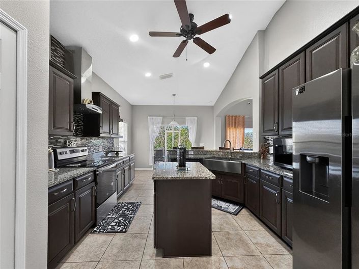 Image No.10-4 Bed Property for sale