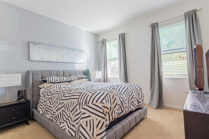 Image No.11-8 Bed Property for sale