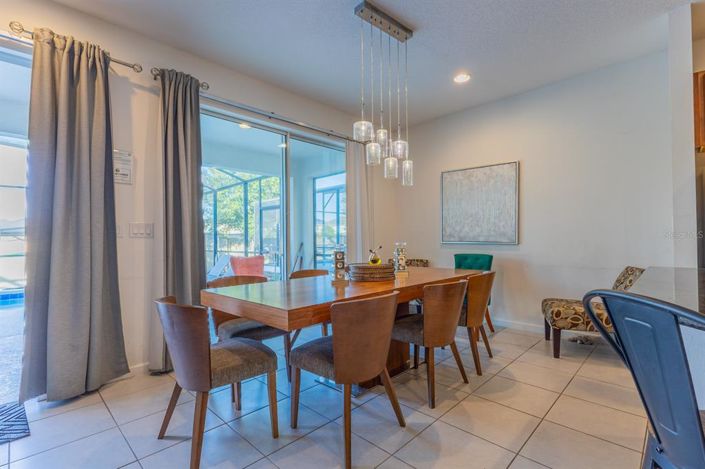 Image No.14-8 Bed Property for sale