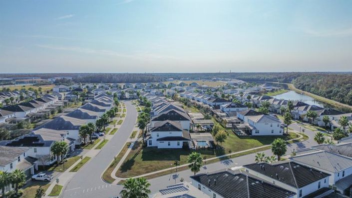 Image No.8-8 Bed Property for sale