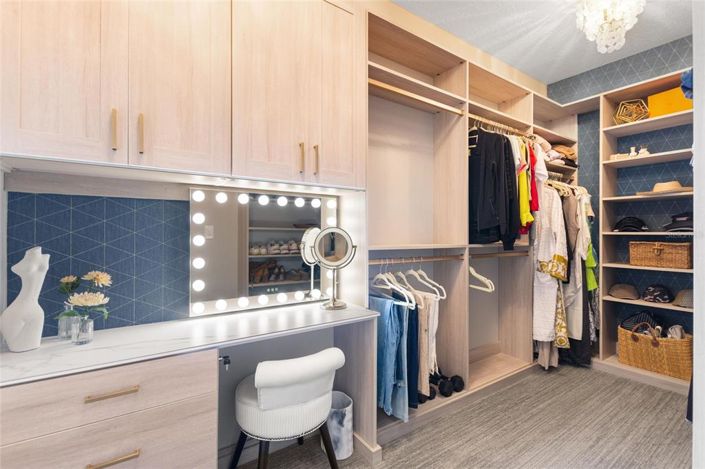 Image No.28-4 Bed Property for sale