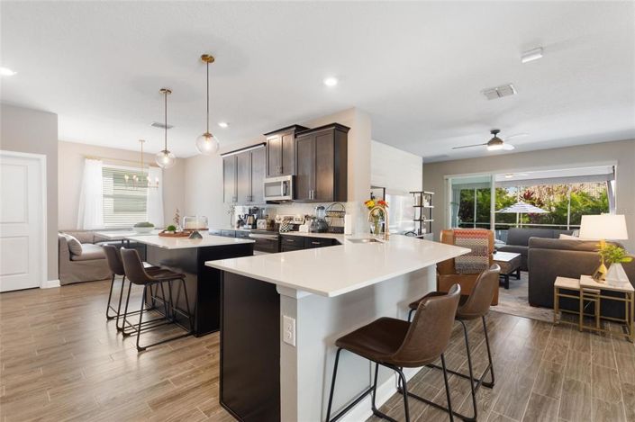 Image No.6-4 Bed Property for sale