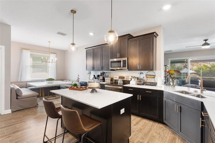 Image No.8-4 Bed Property for sale