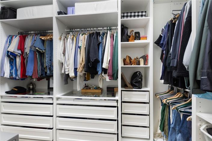 Image No.19-4 Bed Property for sale