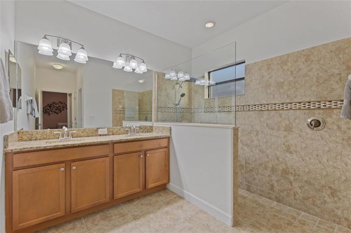 Image No.20-4 Bed Property for sale