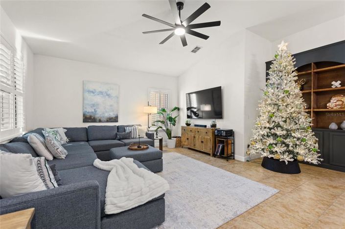 Image No.4-4 Bed Property for sale