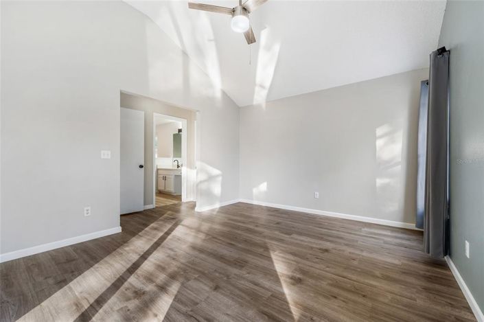 Image No.17-4 Bed Property for sale