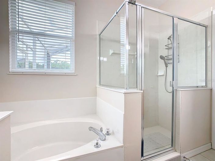 Image No.26-4 Bed Property for sale