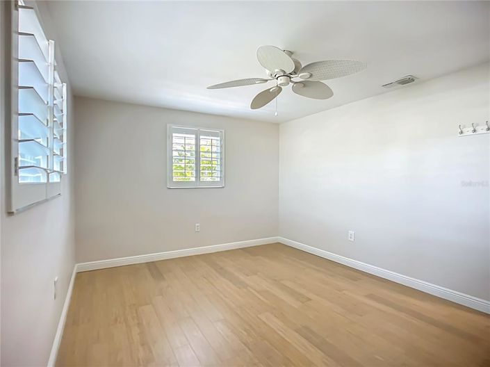 Image No.20-2 Bed Property for sale