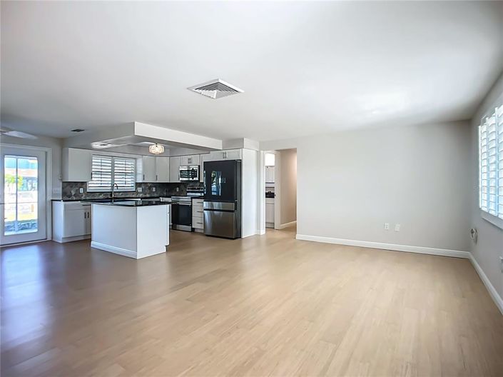 Image No.6-2 Bed Property for sale