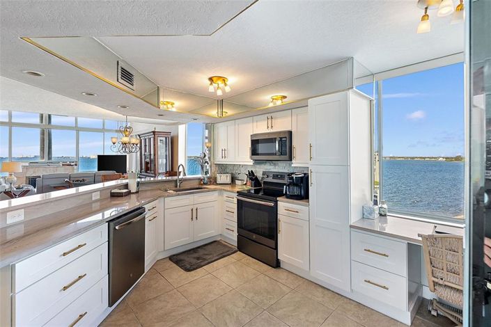 Image No.11-2 Bed Property for sale