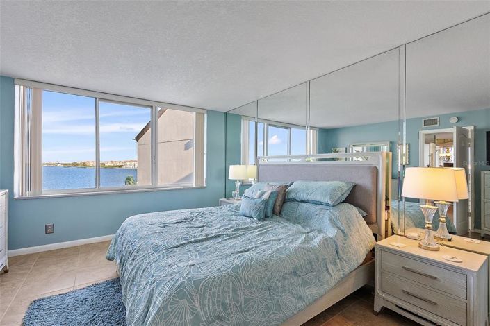 Image No.19-2 Bed Property for sale