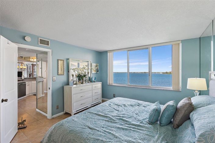 Image No.20-2 Bed Property for sale