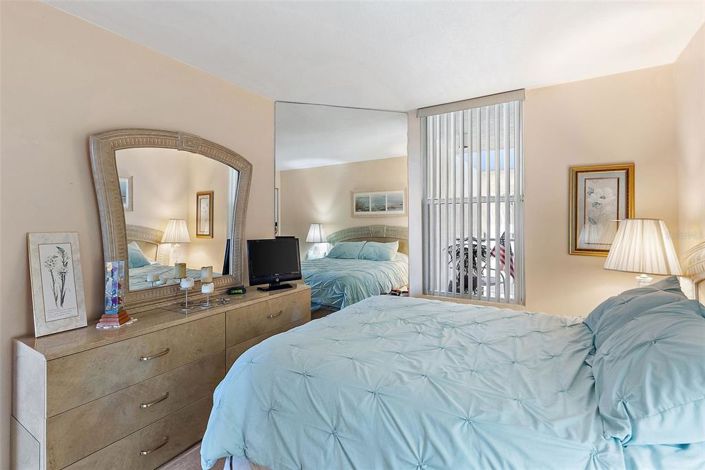 Image No.24-2 Bed Property for sale