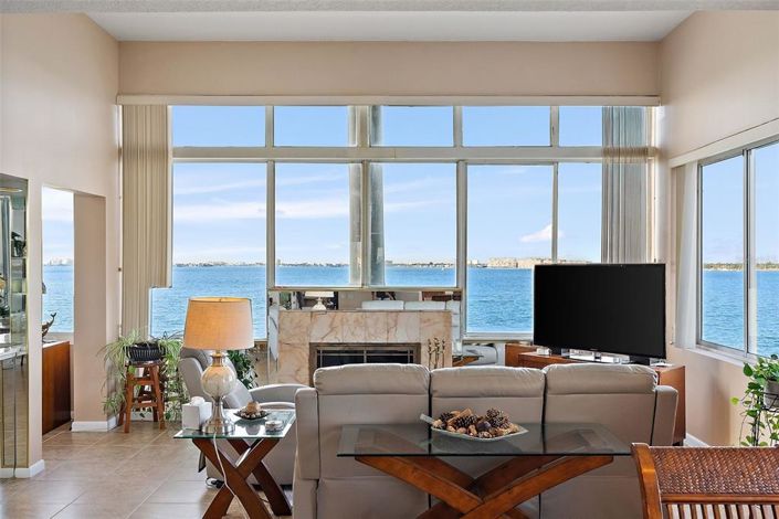 Image No.6-2 Bed Property for sale