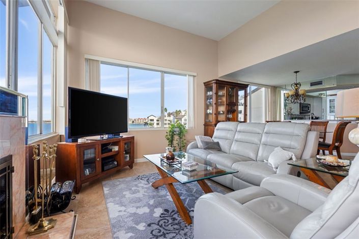 Image No.9-2 Bed Property for sale