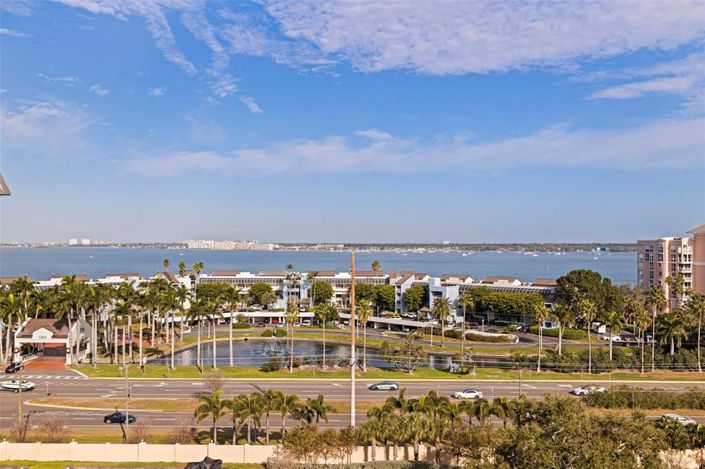 Image No.33-2 Bed Property for sale