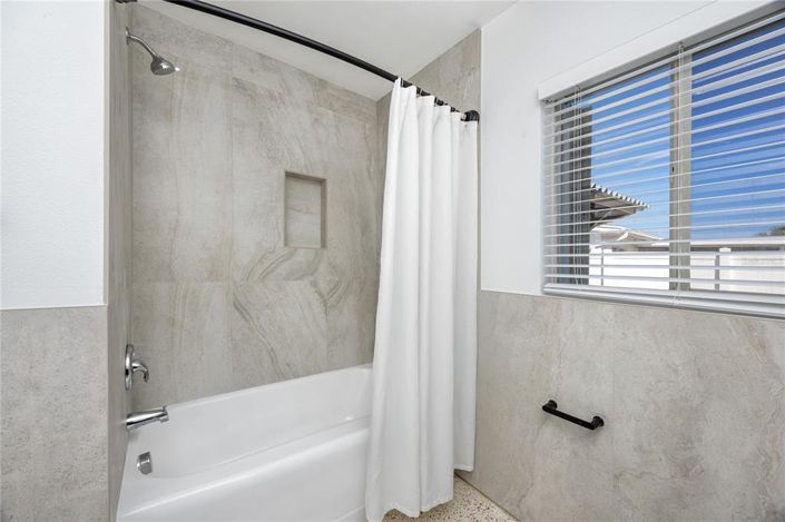 Image No.21-2 Bed Property for sale