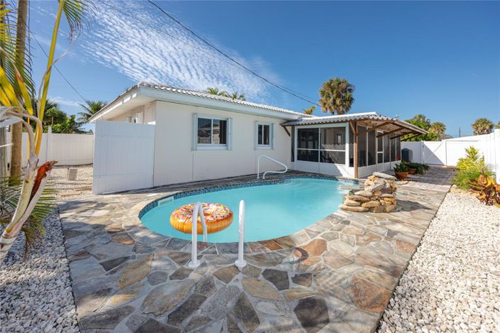 Image No.26-2 Bed Property for sale