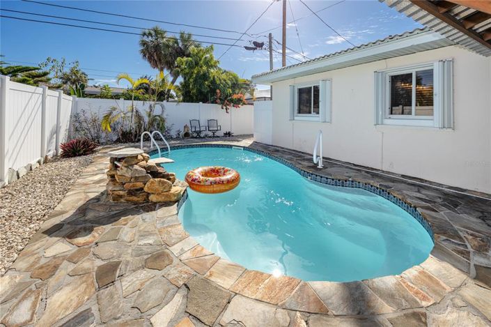 Image No.27-2 Bed Property for sale