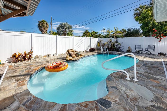 Image No.28-2 Bed Property for sale