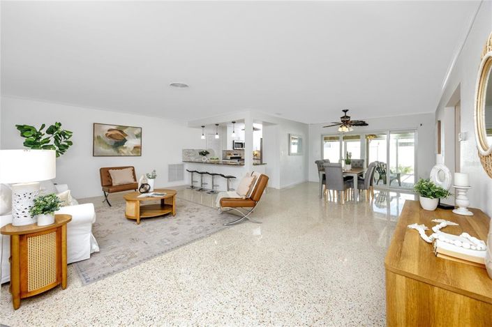 Image No.7-2 Bed Property for sale