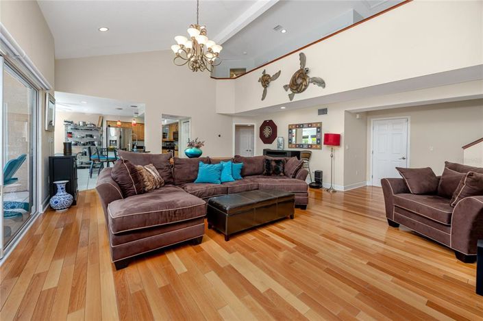 Image No.14-4 Bed Property for sale