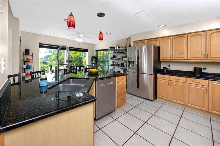 Image No.22-4 Bed Property for sale