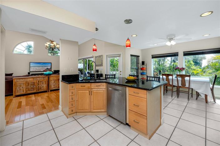 Image No.23-4 Bed Property for sale