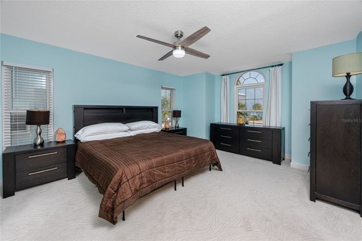 Image No.28-4 Bed Property for sale