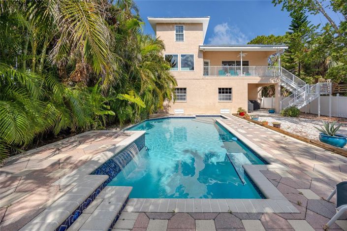 Image No.5-4 Bed Property for sale