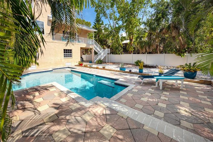 Image No.57-4 Bed Property for sale