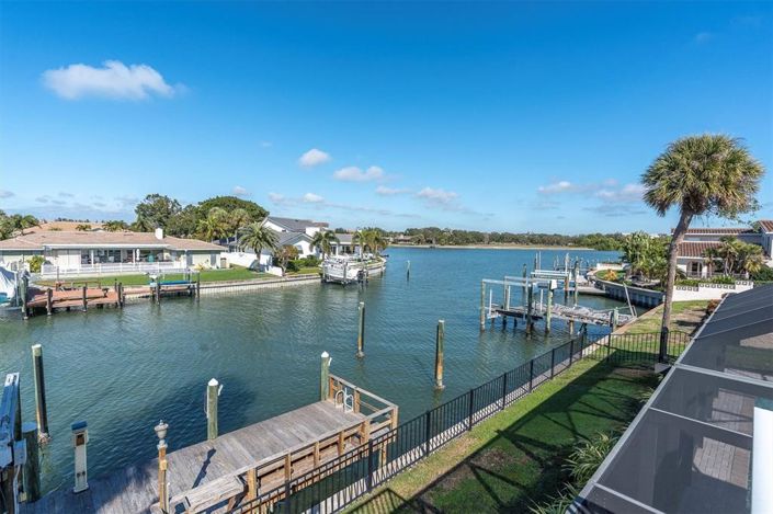 Image No.2-Propriété de 4 chambres à vendre à St. Petersburg