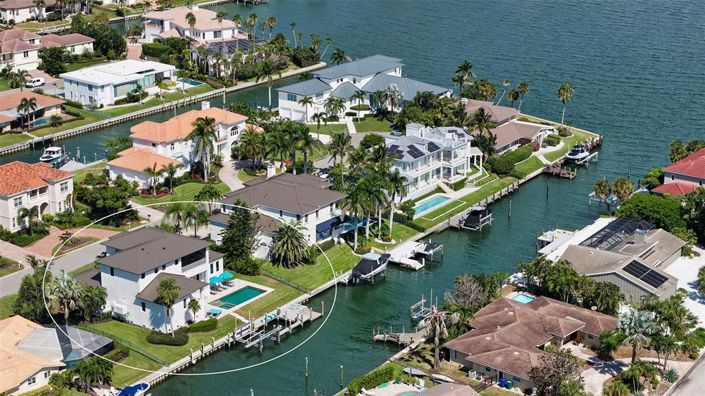 Image No.10-4 Bed Property for sale