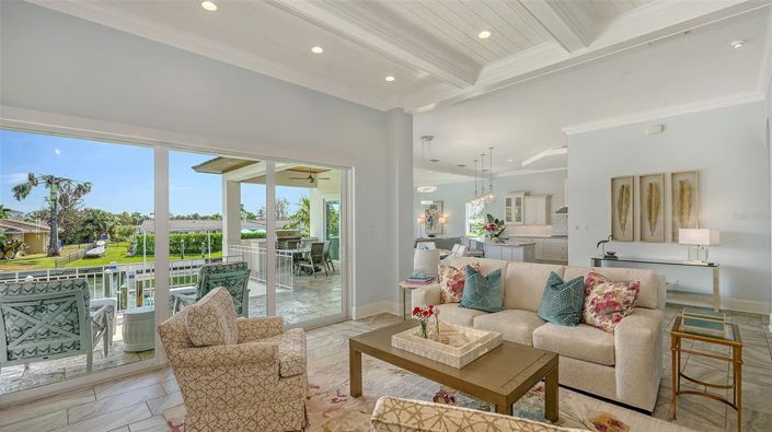 Image No.15-4 Bed Property for sale