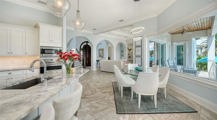 Image No.19-4 Bed Property for sale