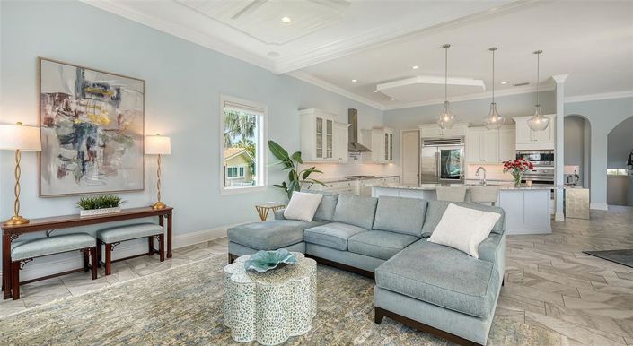 Image No.60-4 Bed Property for sale