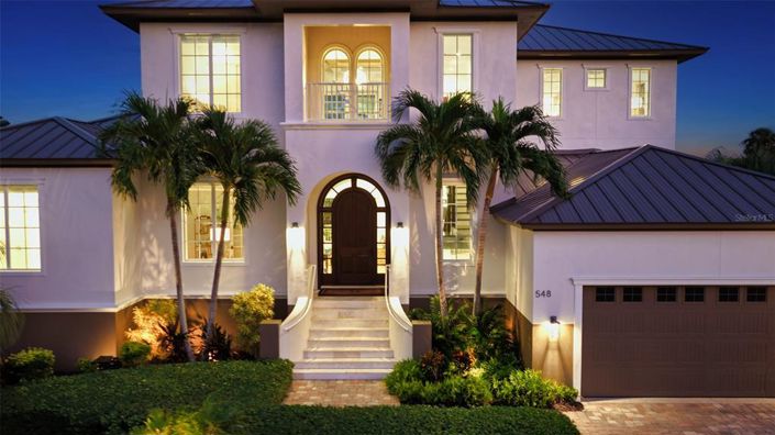 Image No.8-4 Bed Property for sale