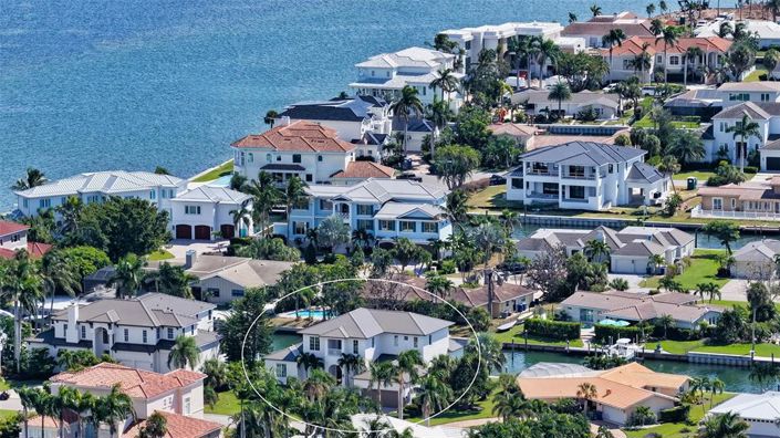 Image No.9-4 Bed Property for sale