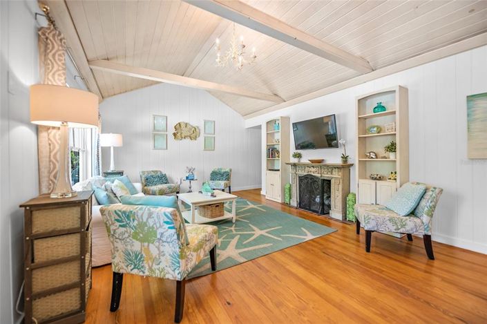 Image No.12-3 Bed Property for sale