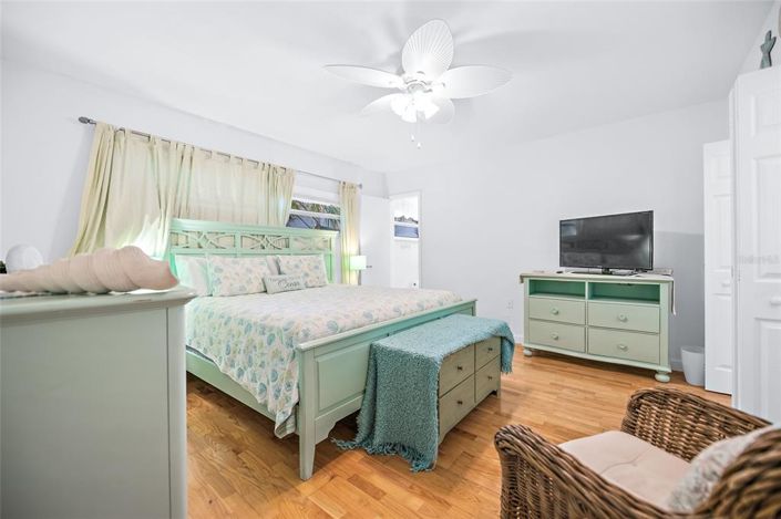 Image No.27-3 Bed Property for sale