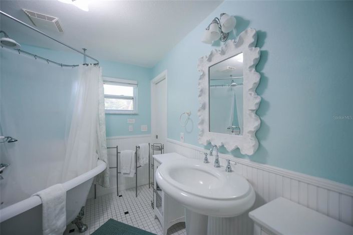 Image No.28-3 Bed Property for sale