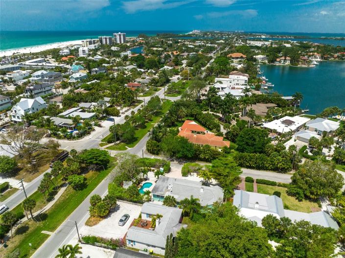 Image No.40-3 Bed Property for sale