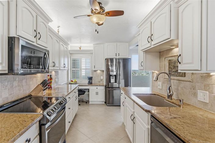 Image No.11-2 Bed Property for sale